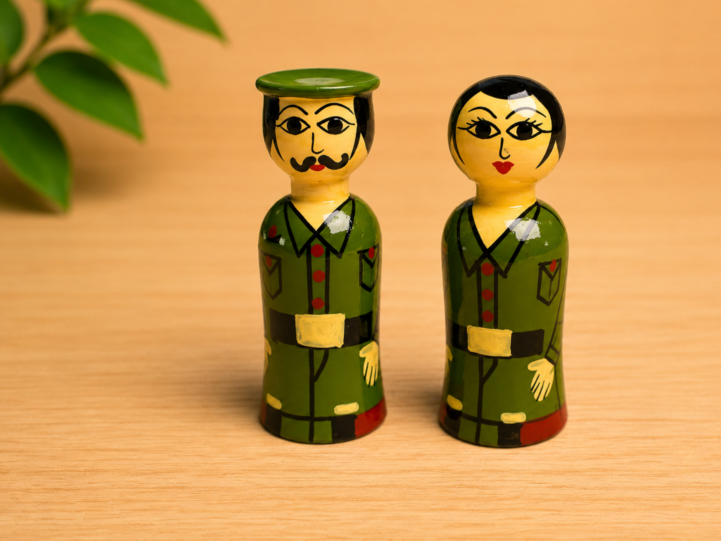 Handcrafted wooden military couple figurine – traditional Indian decorative toy by Jumbo Maama
